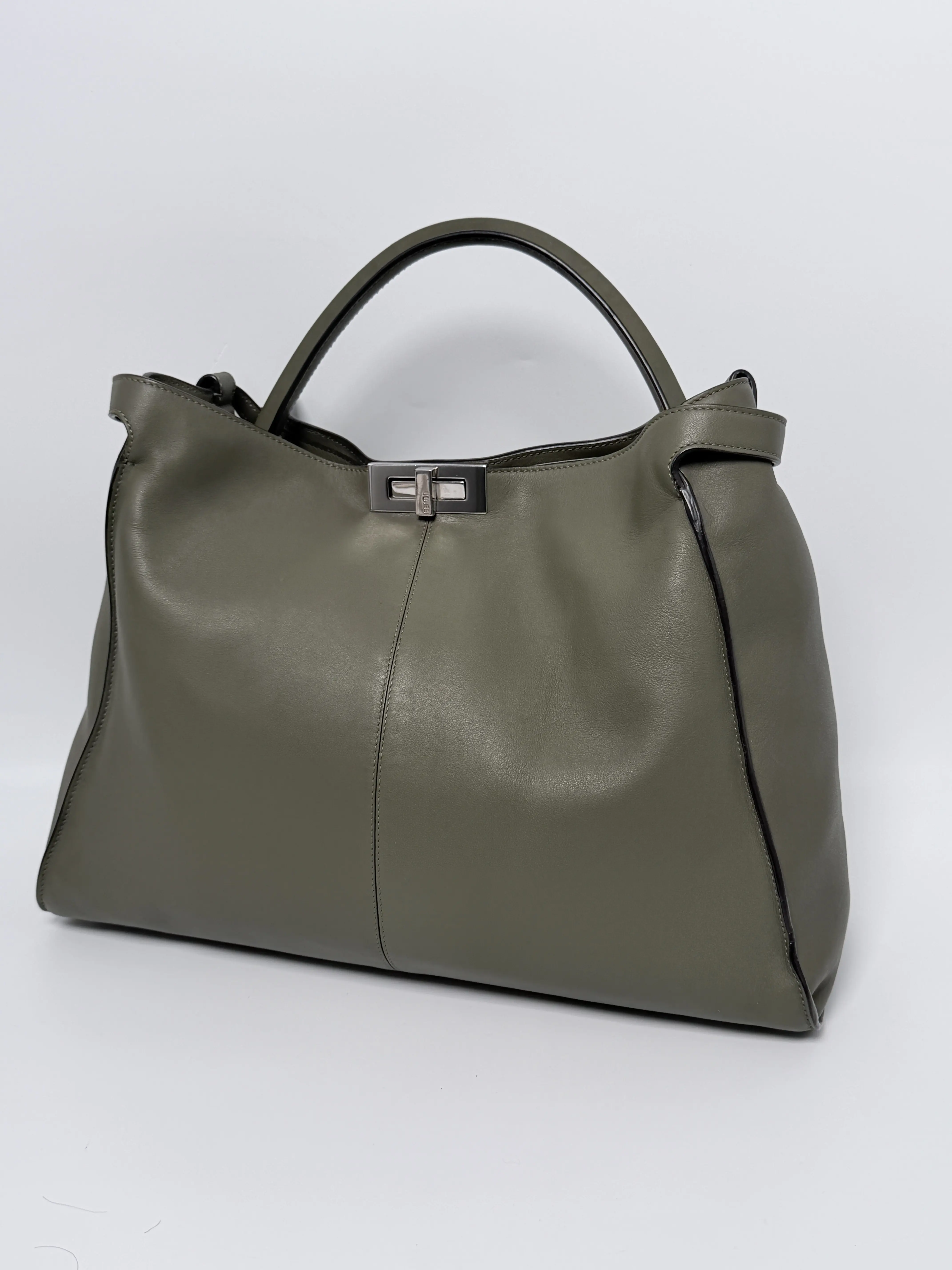 Pre-owned FENDI Leather Shoulder Bags Medium Peekaboo Iconic Top Handle Handbag Tote Bag Olive Green P001FD