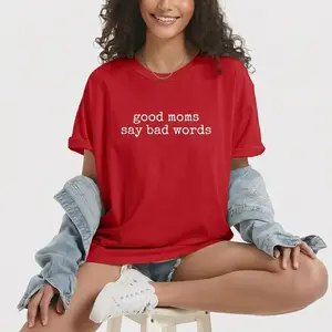 Red "Lucky Mom" St. Patrick's Style Print Casual T-Shirt Tshirt Classic