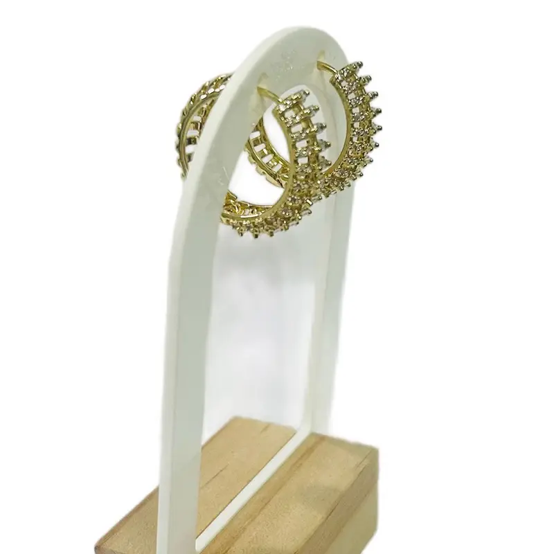 Elegant Women's Earrings with Intricate Design and Sparkling Details for Everyday Wear