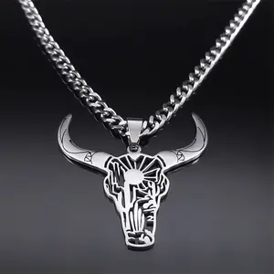Bull Head Pendant Cuban Link Necklace, Niche Personality High-End Design, Animal Cowboy Style, Mexican Bullfighting Themed Exquisite Artificial Gemstone Jewelry Gift for Special Occasions, Curb Cuban Chain