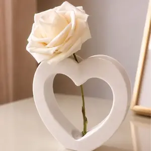 Minimalist Heart Flower Vase
