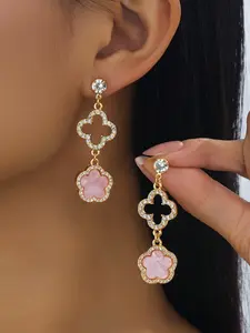 Elegant Four-Leaf Clover Pendant Earrings for Women, Luxurious Summer Beach Jewelry, Hollow Design, Sparkling Glow, High-Quality Style