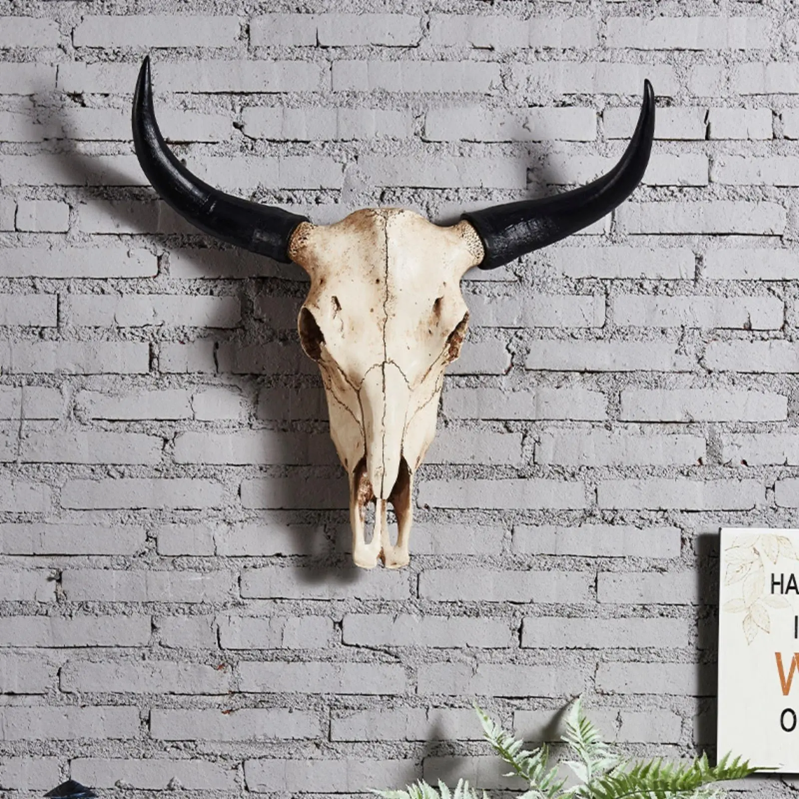 Artificial Bull Skull Wall Hanging Decoration, Resin Hanging Ornament, Unique Home and Office Decor, Adds Fashionable Touch, Stylish Wall Art for Living Room, Modern Home Decor