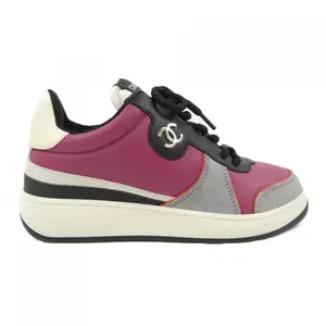 Pre-owned CHANEL Lambskin Small Leather Goods Calfskin Sneakers