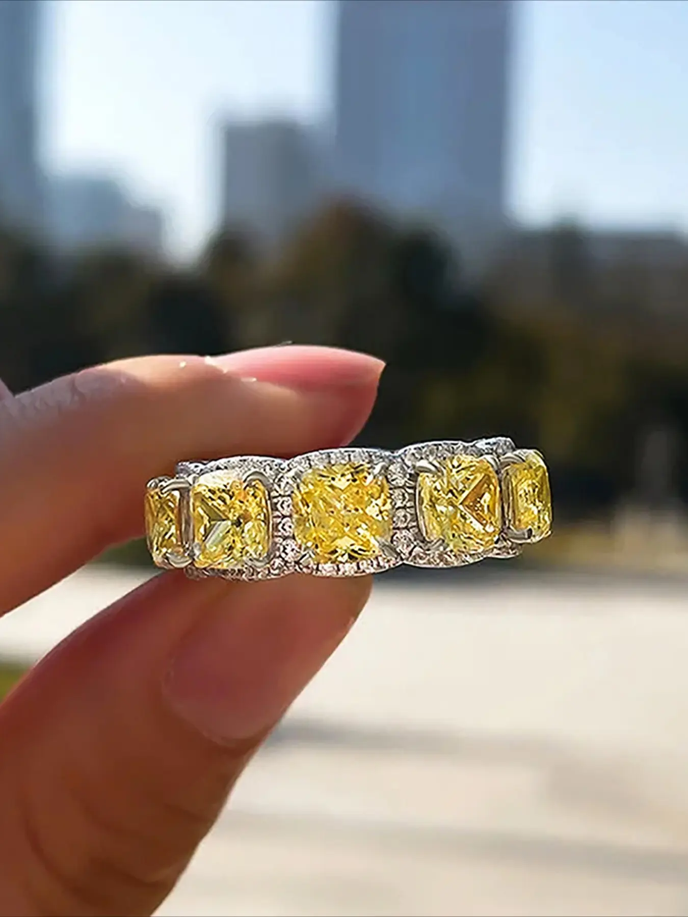1PC Romantic Shiny Silver Yellow Luxury Square Zircon Rings for Women Fashion Jewelry for Festival Party Daily Clothing Decor Trendy Exquisite Wedding Engagement Promise Ring Ladies All-match Anniversary Party Birthday Valentine's Day Gift for Girlfriend