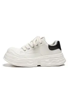 1 Pair Men's Thick Sole Dissolved Skate Shoes Shell Toe Design Leather Upper For Daily Commute Outfits
