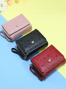 Women's Heart Pattern Short Wallet with Heart Metal Buckle, Fashionable Wallet, Wallet Cards, Stylish Large Capacity Coin and ID Holder, Portable Zipper Card Case Trifold Wallets