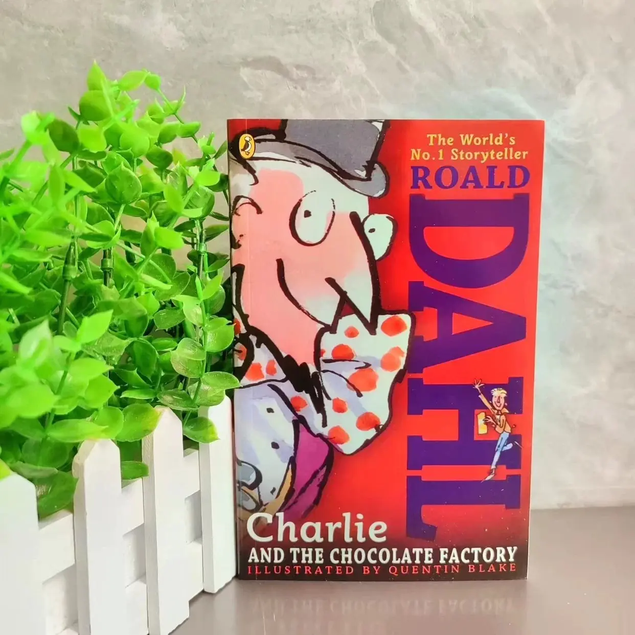 Charlie and the Chocolate Factory Book, Classic Storybook, Illustrated Edition, Perfect Gift for Kids, Must-Read Tale, Art