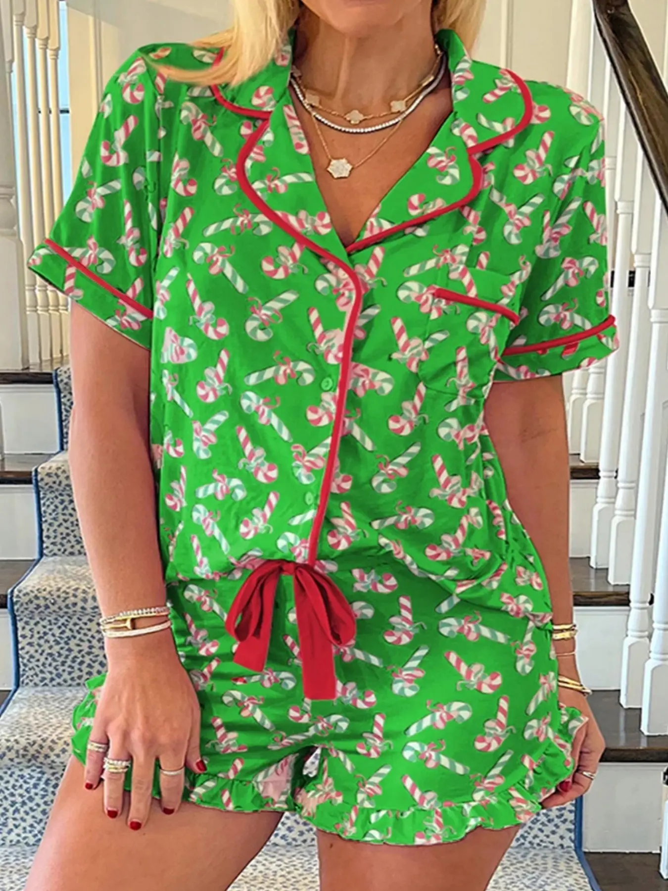 2 pieces of women's Christmas cane candy full body printed short sleeved shorts, pajamas suitable for all seasons, pockets, collars, bows, pants, home clothes, button up front cardigan set Pjs Loungewear