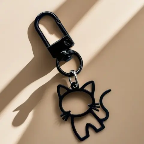 Cute Cat Design Keychain, Trendy Cute Keychain, Hollow Out Design Keychain, Pendant Keychain for Keys & Backpacks, Fashion Accessories for Women & Men, Cute Keychain Accessory, Keyrings