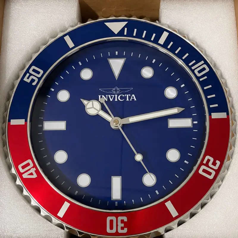 Invicta Pro Diver Round Hangable Modern Wall Clock, Home Decor & Home Supplies Accent