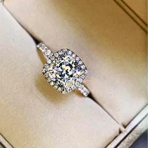 1 Square Ring decorated with Rhinestone, fashionable and luxurious design for women, can be a jewelry gift for wedding, birthday party