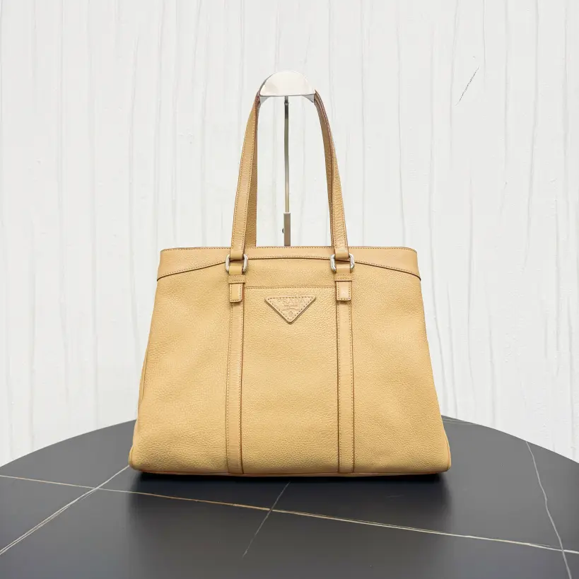 Pre-owned PRADA Leather Shoulder Bags 7.8'' R14359 Shoulder Bag C6846147272 0317 T1 Chloe