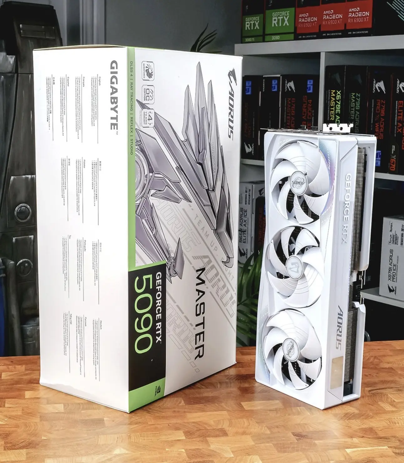 Brand new NVIDIA GeForce RTX 5090 Brand new NVIDIA GeForce RTX 5090
