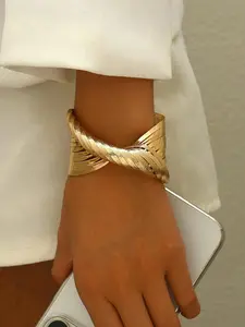 1 pcs Minimalist Bohemian Style Adjustable Wide Bangle with Geometric Linear Decoration,Abstract Linear Aesthetics, Free Size Adaptation, Stacking Art Statement,All-Season Women's Versatile Jewelry,Gift for her, Alloy Material