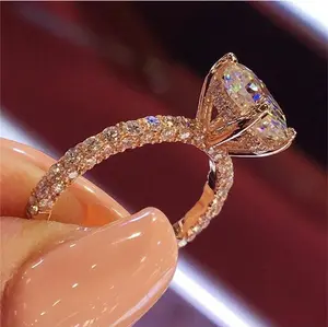 1pc Luxury Ring For Female, Zinc Alloy Cubic Zirconia Decor Ring, Vintage Ring, Gift For Women, Suitable For Party, Festival, Daily Wear