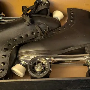 Chicago Skates Deluxe Mens Rink Skates