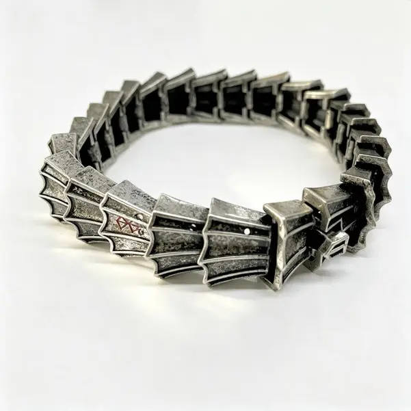 Men's Berserk Guts Armor Pattern Bracelet - Gothic Look, 1-Piece Men's Accessories, Anime Gift Fashion Costume Jewelry Bangle, One-Piece