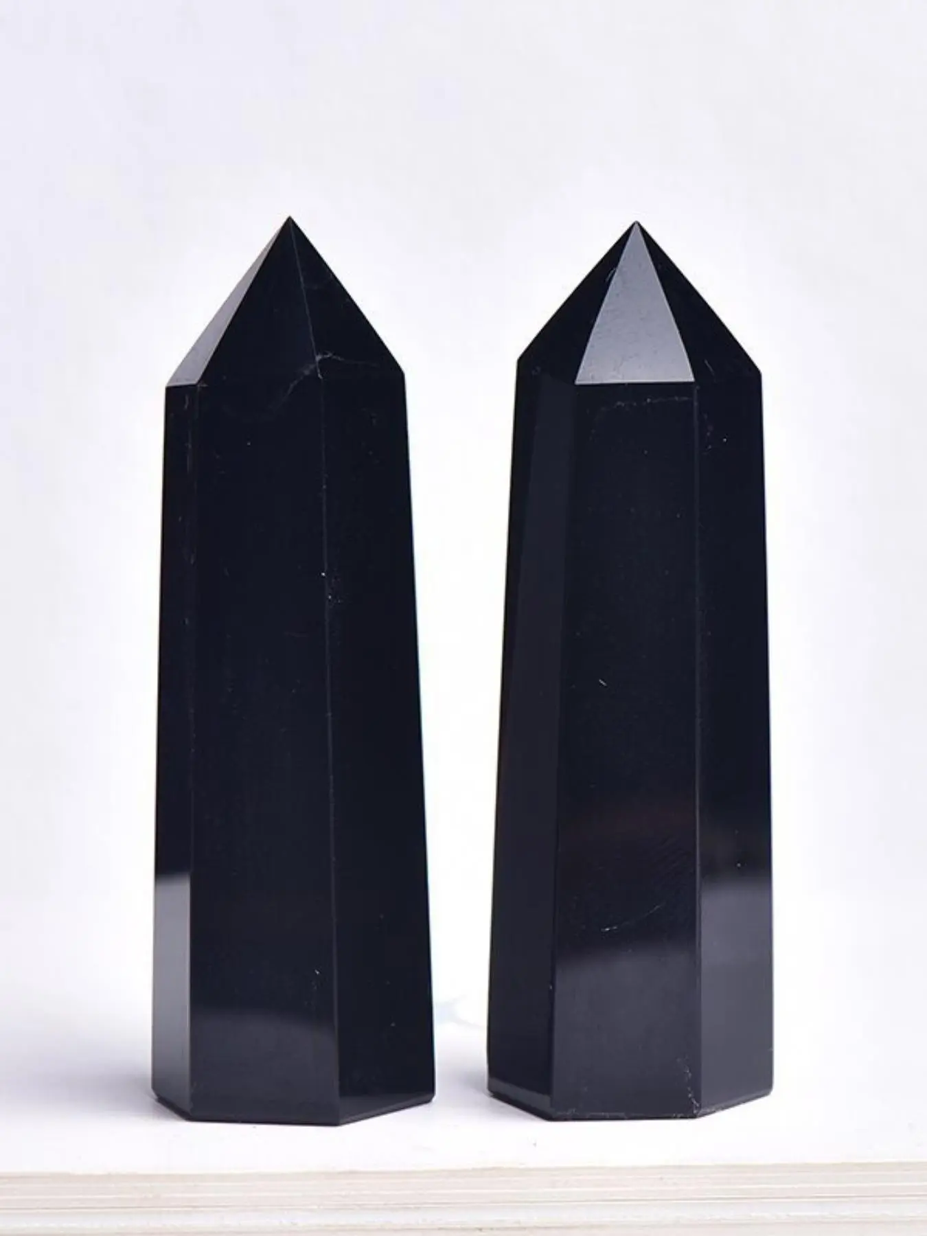 Obsidian Crystal Tower, Crystal Carvings, 1 Count Unique Healing Crystal for Energy and Relaxation, Decorative Gemstone Jewelry for Meditation and Spiritual Growth, Unique Crystal Design