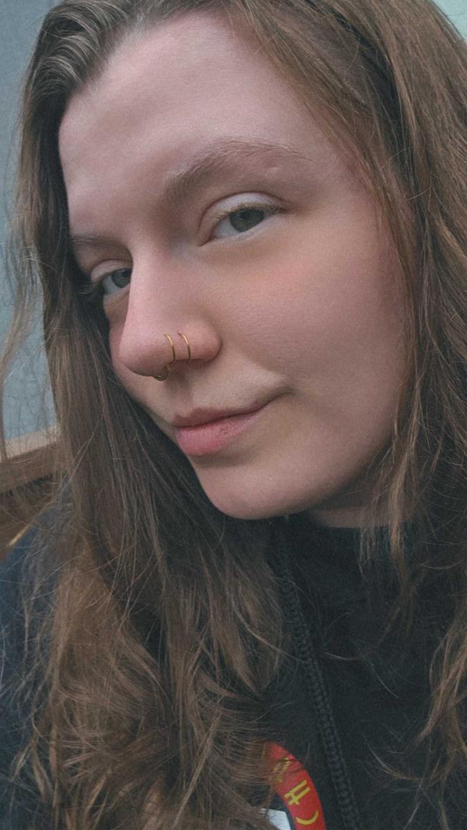 Item: gold, Right Side 