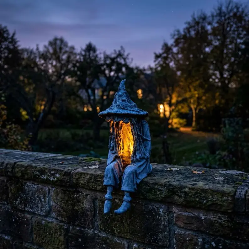 Solar Witch Garden Statue - Outdoor Weatherproof LED Glow Resin Figurine, Goth Decor, Halloween Lawn Light, Patio Interior Light Ornament
