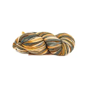 Manos Wool Clasica in Olivewood