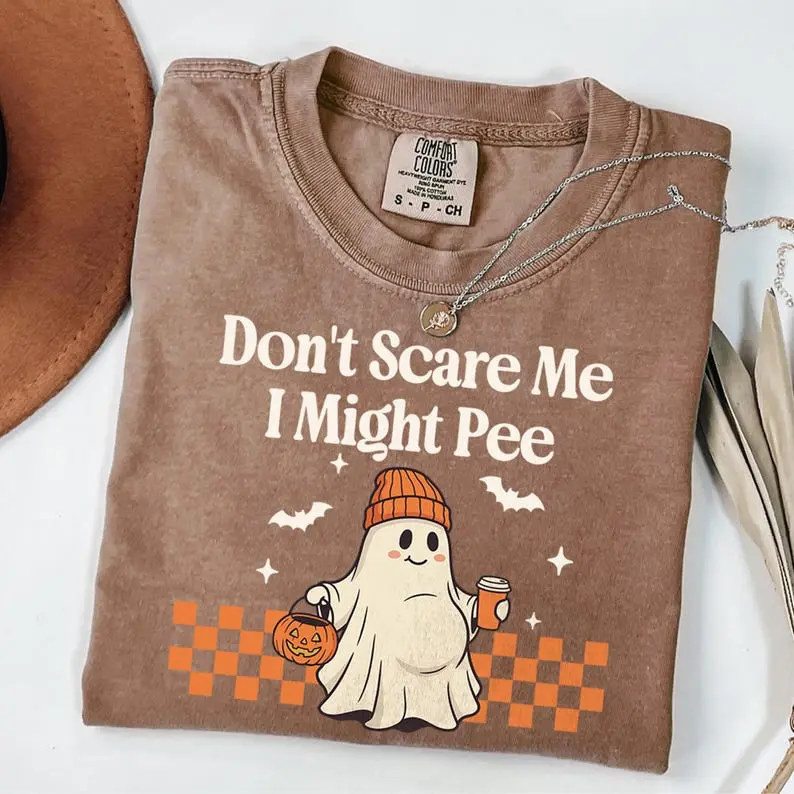 [Saleup to 75%] Comfort Colors Don't Scare Me I Might Pee Shirt, Funny Pregnancy Halloween Tee, Expecting Mom Graphic T-Shirt, Maternity Gift