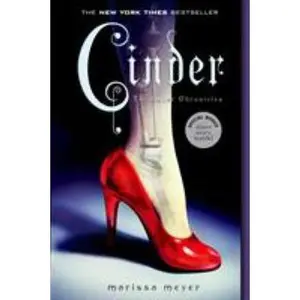 USED-Cinder: Book One of the Lunar Chronicles by Meyer, Marissa (Paperback)