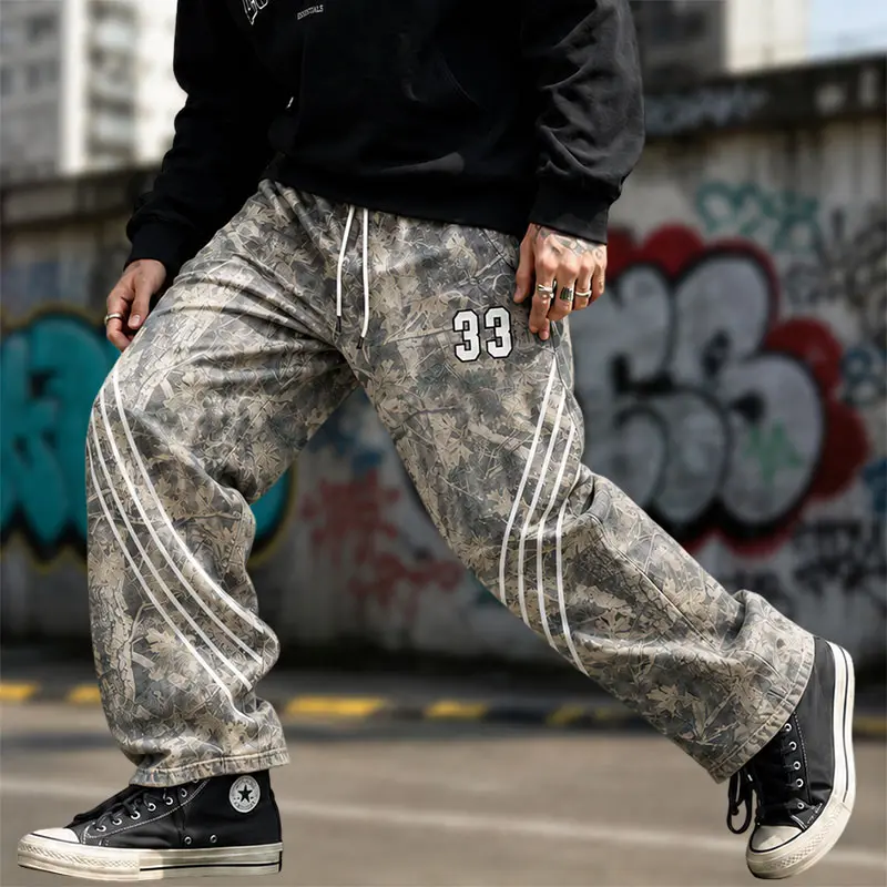 Menswear Retro Leaf Camouflage Print Wide-Leg Sweatpants, Soft Breathable Distressed Streetwear Pants with Side 3-Stripe "33" Print, Drawstring Elastic Waistband, Ideal for Urban Skateboarding Everyday Wear pantalones para hombre work pants