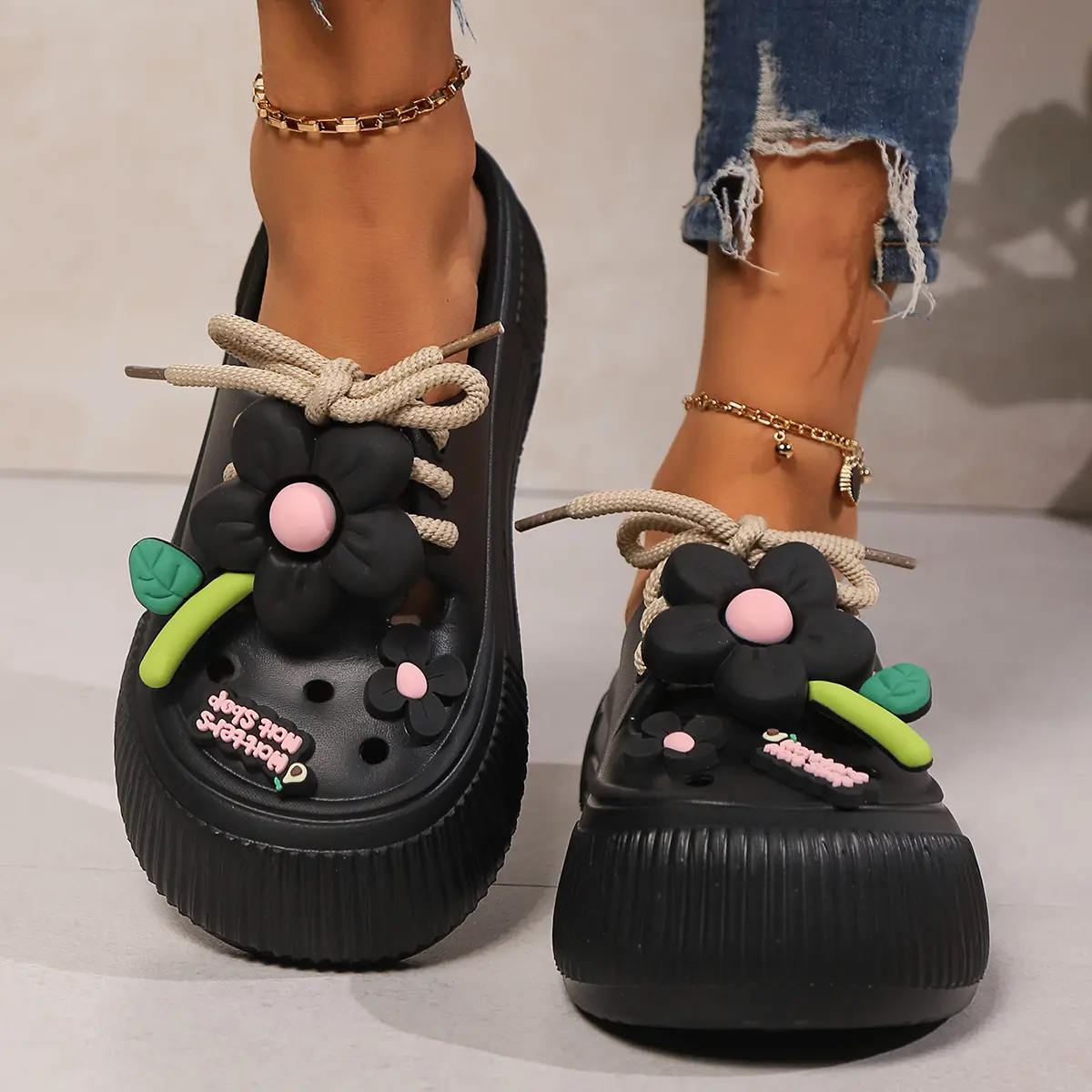 Women's Floral Closed-Toe Thick-Soled Perforated Slippers - Cute, Stylish, Versatile, Comfortable Summer Outdoor Beach Footwear with EVA Upper Shoe, Floral Print