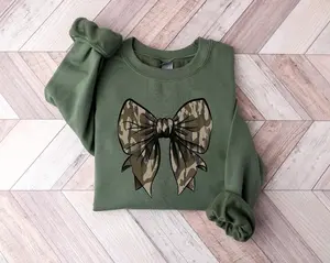 Camo Bow Sweatshirt, Camo Coquette Bow, Duck Hunting Shirt, Old School Camo Shirt, Fall Sweatshirt, Women's Camouflage Sweatshirt Casual Womenswear