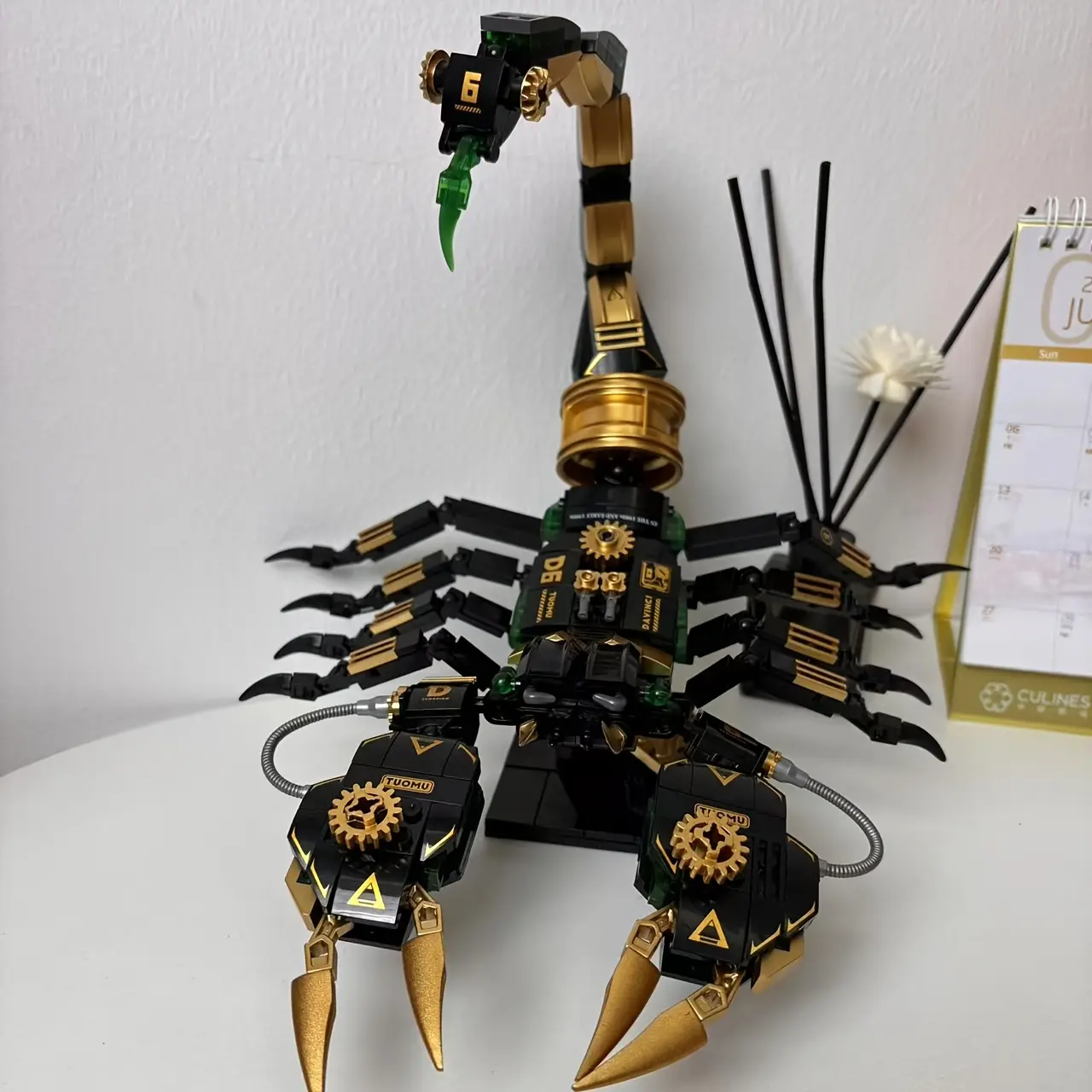 Scorpion Building Block Set, Mechanical Element Buildable Model Figures, Cool Realistic Details, High-Quality Durable ABS Magnetic Interlocking Block Figures, Assembly Kit, Battery-Free Toy, Battery-Free Figures, Block Set Figures