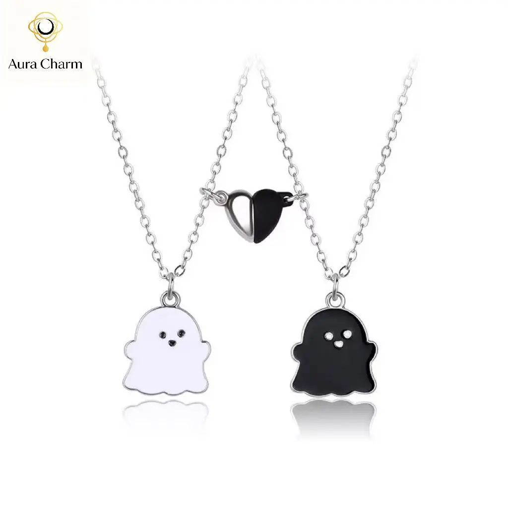 Magnetic Half-Heart Hanging Ghost Pendant Choker Necklace Set, Halloween Aesthetic Cute Minimal Ghost Motif Interactive Match Jewelry for Couples, Unisex Kids Fashion Daily/Birthday Gift, Magnetic Halves, Set Of 2, Classic, Half Heart Magnetic Suction