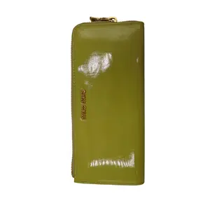 Pre-owned miu miu patent leather Small Leather Goods Patent L Zip Continental Wallet (JMG00247)