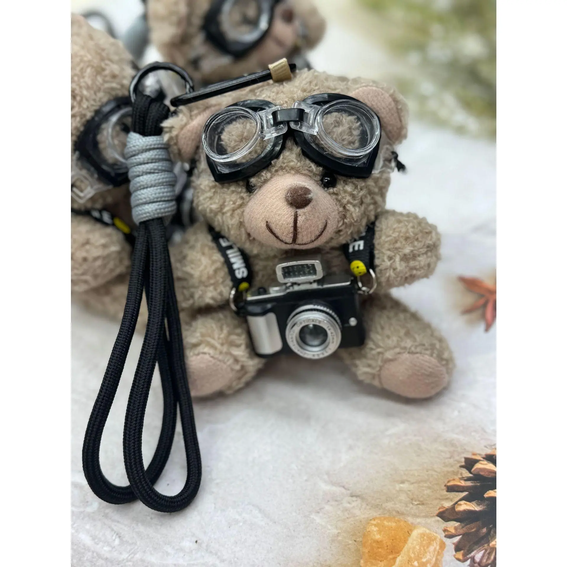 Swimming Mirror / Brown Bear + Black Han