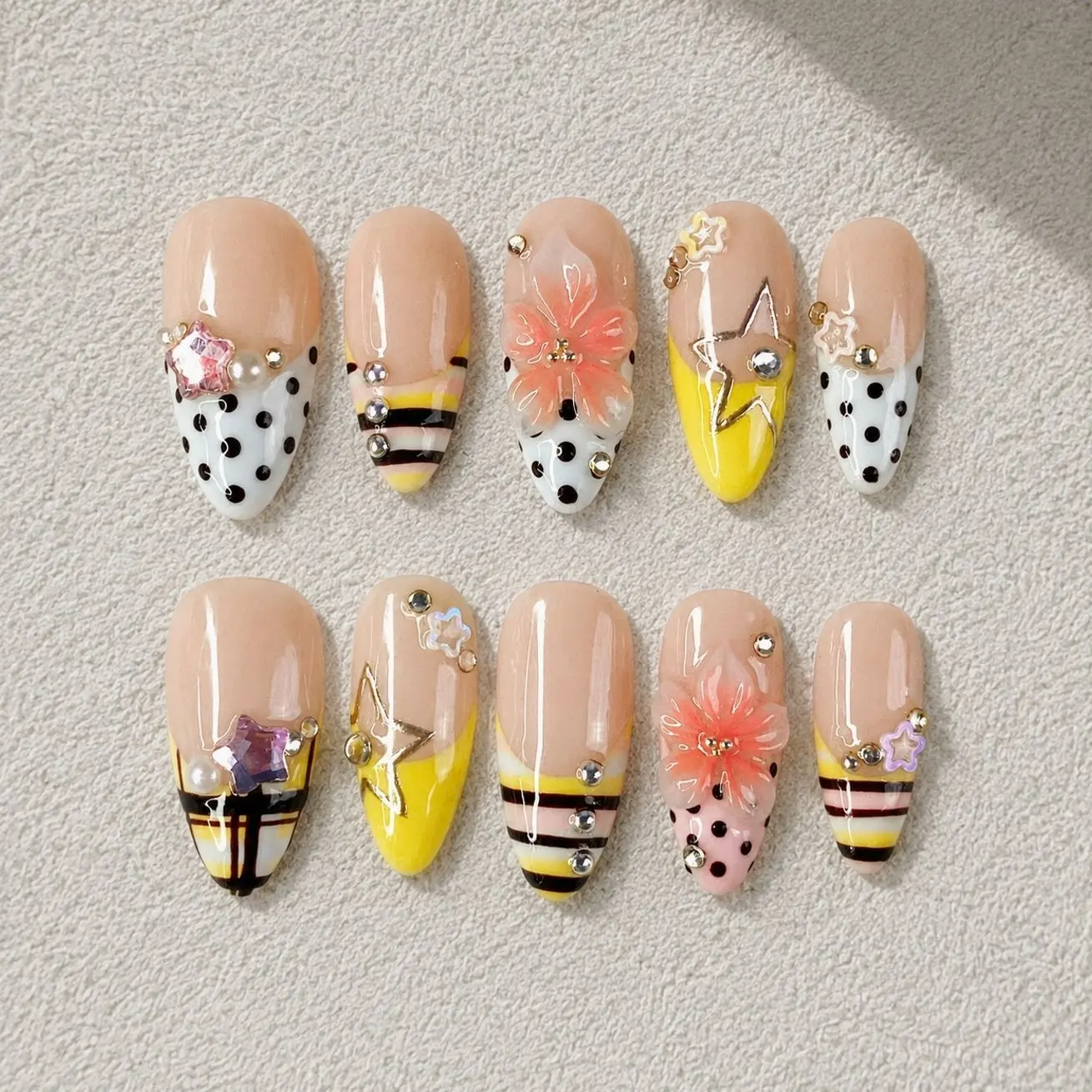 Yellow Black Press On Nails, Cute 3D Flower Star Charm False Nails, Polka Dot Gel Nail Set, Handmade Short Almond Fake Nails, Reusable Summer Nail Art for Women & Girls