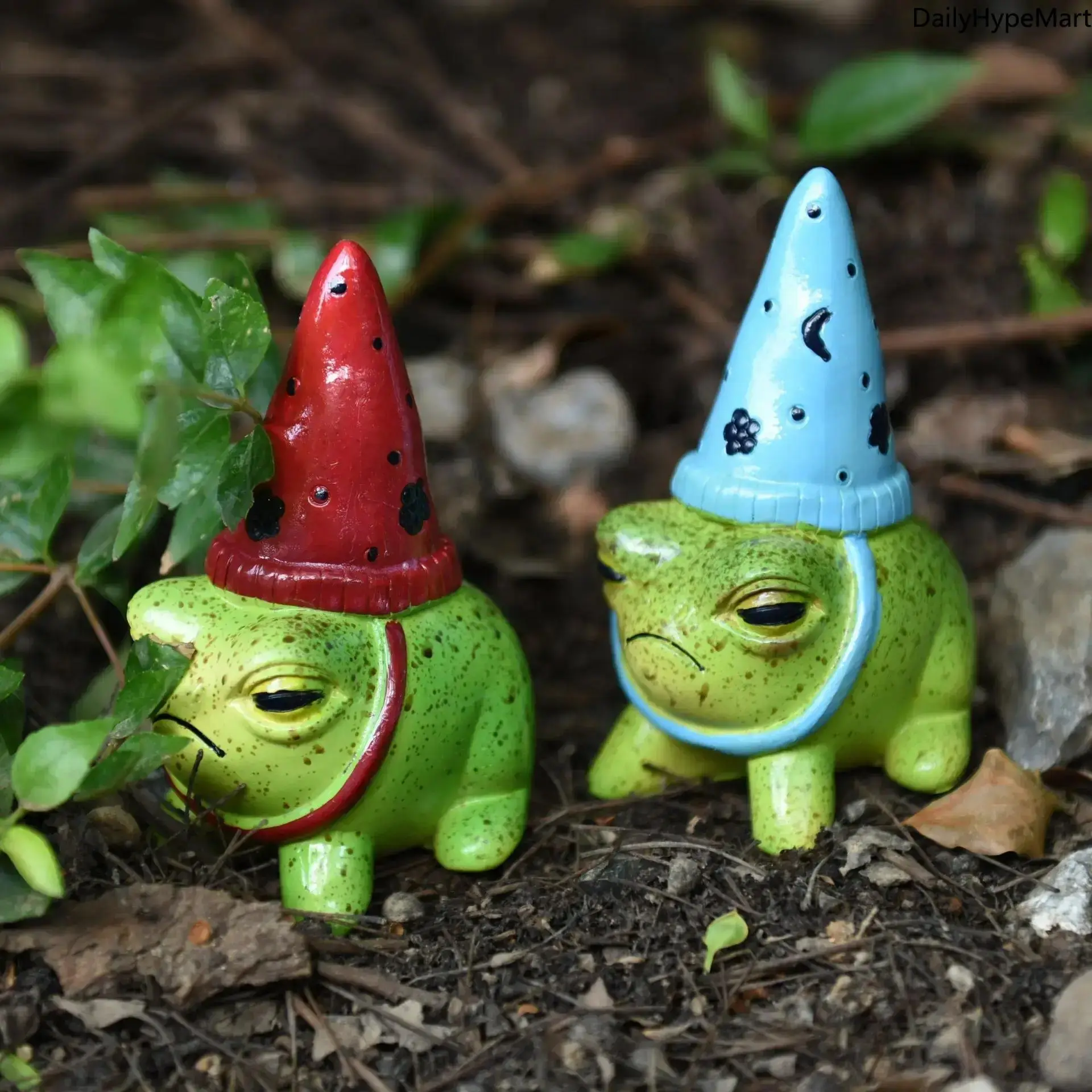 Cute Frog Sculpture with Red Hat, Whimsical Outdoor Garden Accessory for Patio & Backyard Decor, Decorative, Exterior Decorative Statues, Christmas, Funky, Peppy