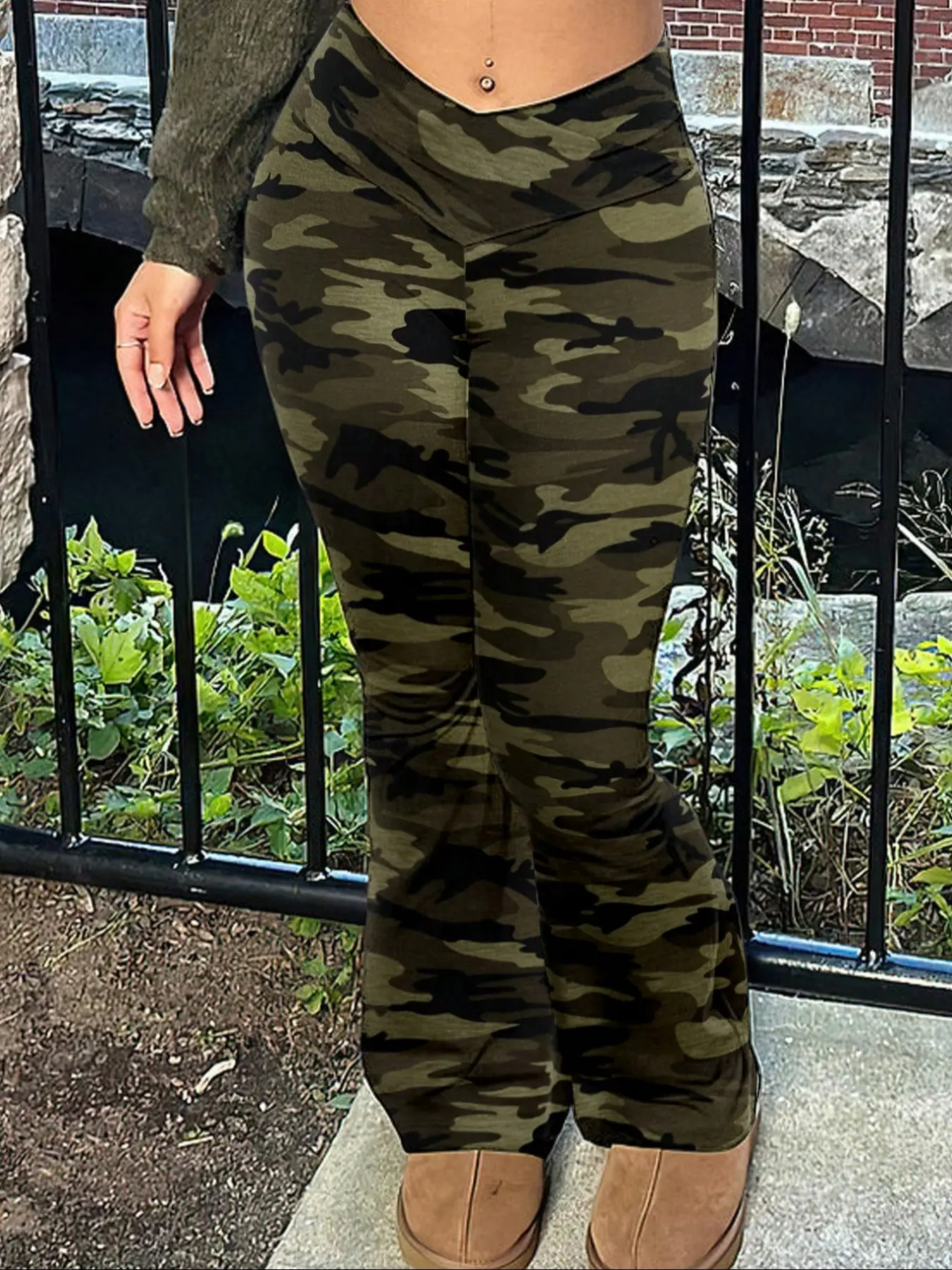 Women's Camo Slim-Fit Flare baggy leggings, Cross Waistband, High-Waisted Comfortable Casual Trousers, Fashionable Daily Wear