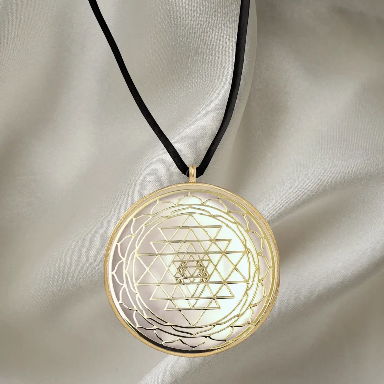 Shri Yantra Organite pendant necklace shungite sacred geometry jewelry emf protection 5G Daily Wear Auspicious Energy Generator
