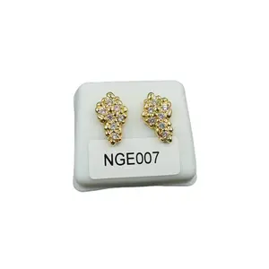 nugget shaped earrings ( D )