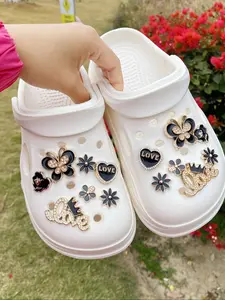 14 Piece DIY Detachable Garden Shoe Charms, Rhinestone Shoes Charms, Butterfly Love Heart Flower Shoe Clips, Multifunctional Shoe Accessories for Women