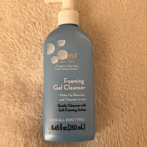 L'aura Foaming Gel Cleanser Make-up Remover for All Skin Types 8.45 fl oz 250 mL Gently Cleanses with Soft Foaming Action