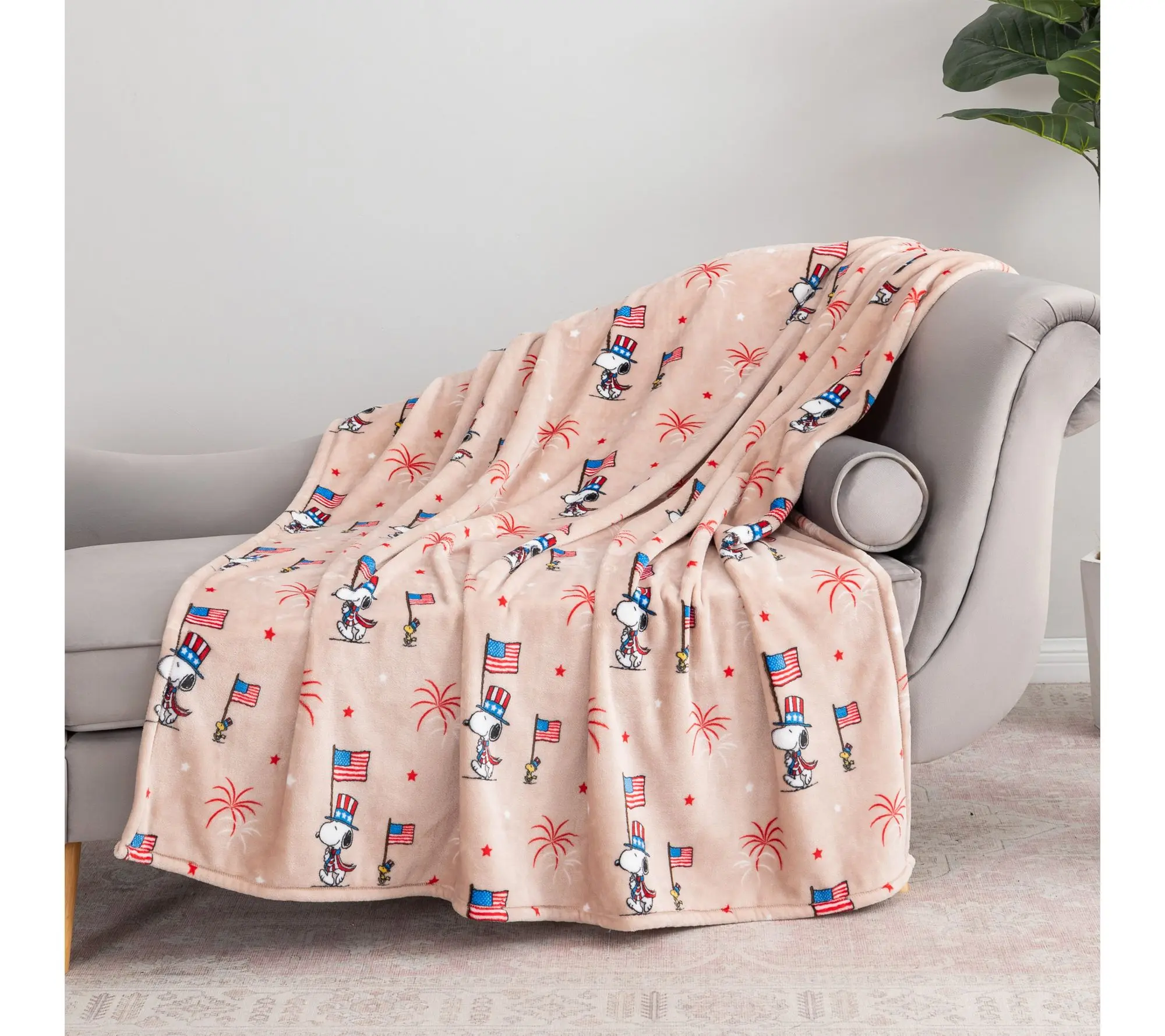 Berkshire Peanuts Americana 55x70 Velvetsoft Throw Berkshire Peanuts Americana 55x70 Velvetsoft Throw