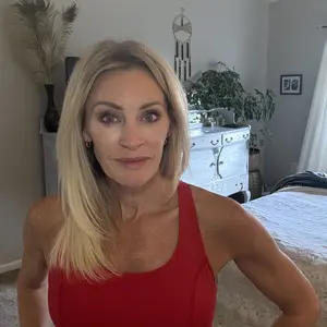 Women's Solid Color Cut Out Sports Romper, Sporty Comfy Jumpsuit, Casual Sleeveless Tank Romper for Yoga Gym Workout, Ladies Sportswear for All Seasons