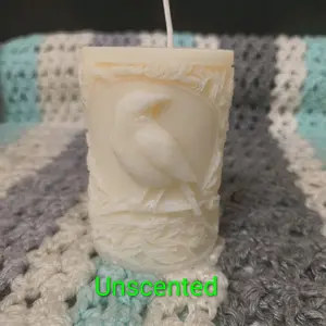 Unscented Crow Candle with Detailed Carving for Aromatherapy and Home Decor