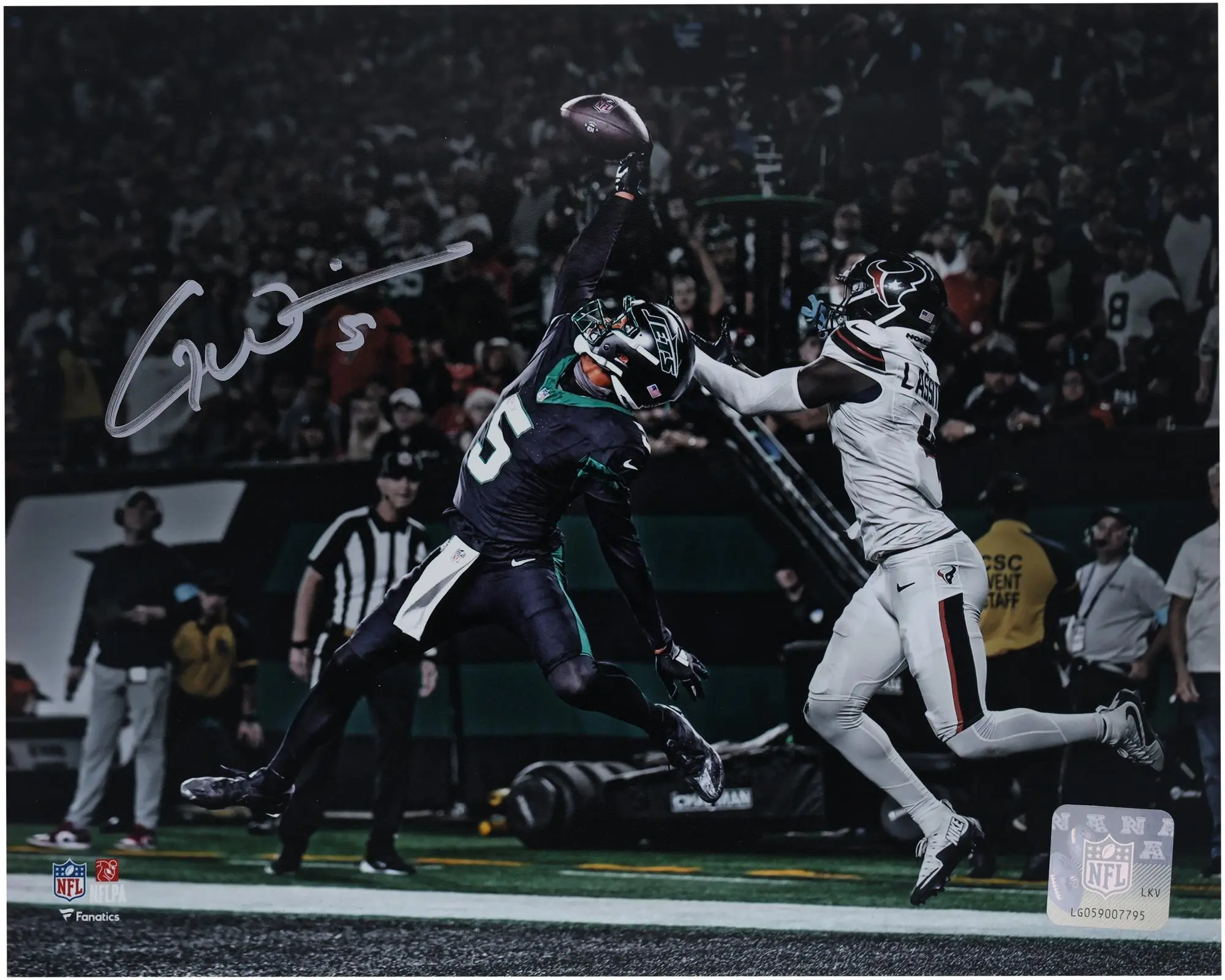 Garrett Wilson New York Jets Autographed 8" x 10" Leaping Touchdown Catch Photograph - Fanatics Authentic Certified