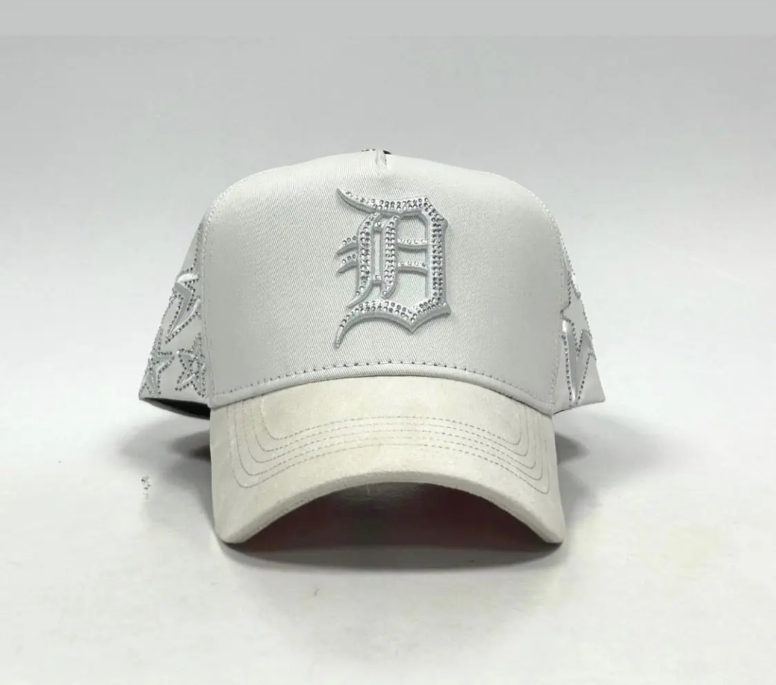 Detroit white. Cambia color