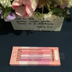 Plumas Mujer Virtuosa