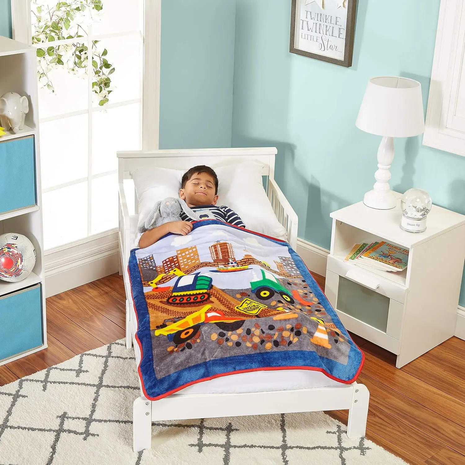 KIDS Toddler Blanket - 30" x 40" Super soft, plush, warm and comfortable KIDS Toddler Blanket - 30" x 40" Super soft, plush, warm and comfortable