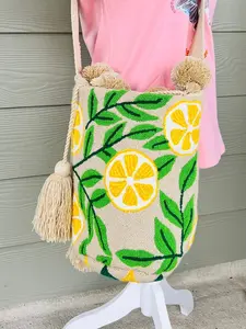 Mochila wayuu tejido tapizado con diseno
